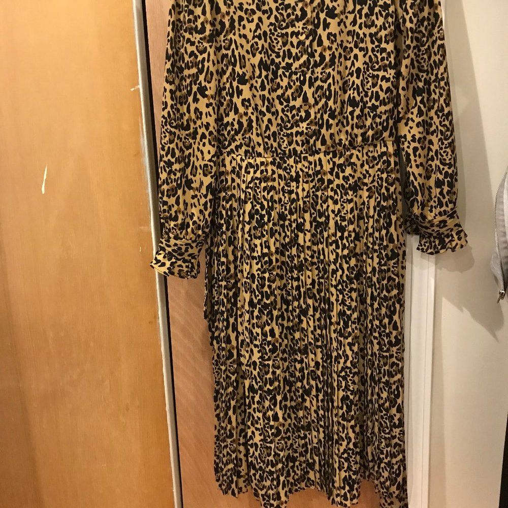 Jcrew size 0 knee length animal print pleated dress